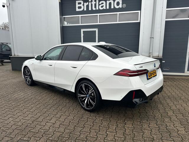 BMW 5-SERIE 530e X-drive M-Sport bj2024 *Leer *Laser *Adaptive *NL auto