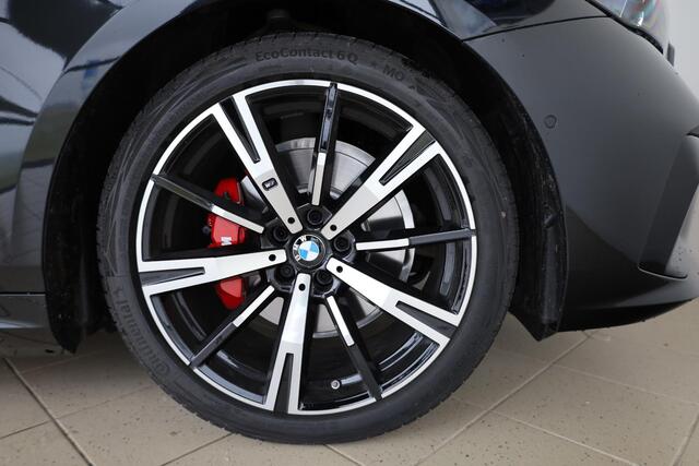 BMW 5-SERIE Sedan 530e M Sport Pro | Bowers & Wilkins | Panoramadak | Comfortstoelen