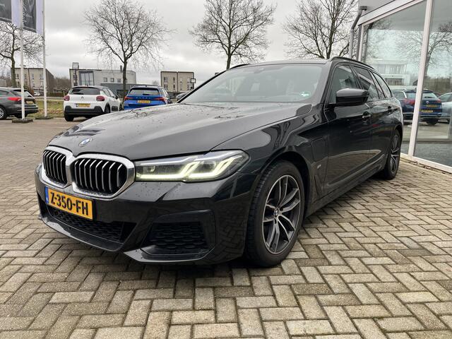 BMW 5-SERIE Touring 530e xDrive Business Edition Plus M-Pakket / Leer / Hud / Clima / Sportstoelen / Carplay