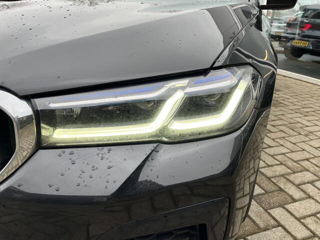 BMW 5-SERIE Touring 530e xDrive Business Edition Plus M-Pakket / Leer / Hud / Clima / Sportstoelen / Carplay