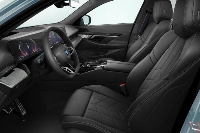 BMW 5-SERIE Touring 550e xDrive Innovation Pack M Sportpakket Pro Aut. - Verwacht: Februari 2026