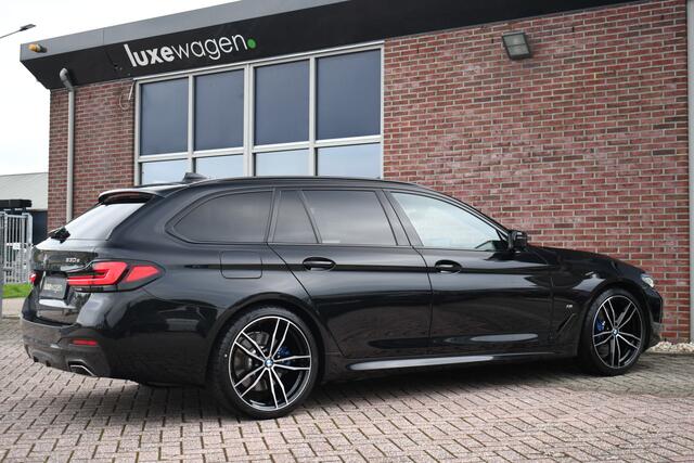 BMW 5-SERIE Touring 530e 292pk M-Sport Pano ACC 360 HUD Laser 4wielbest Comf-stoel