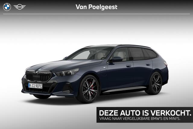 BMW 5-SERIE Touring 550e xDrive / Driving Assistant Professional / Glazen Panoramadak / Harman-Kardon / Head-Up / Adaptief onderstel professional / Trekhaak Zwenkbaar