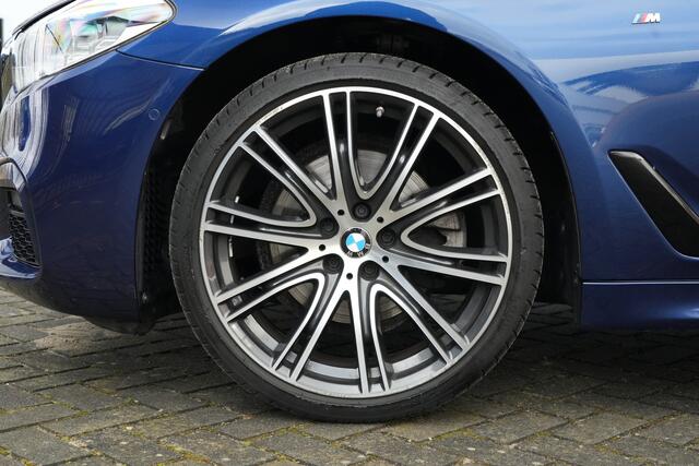 BMW 5-SERIE Touring 520i High Executive Edition 184pk Panoramadak/HarmanKardon/360Camera