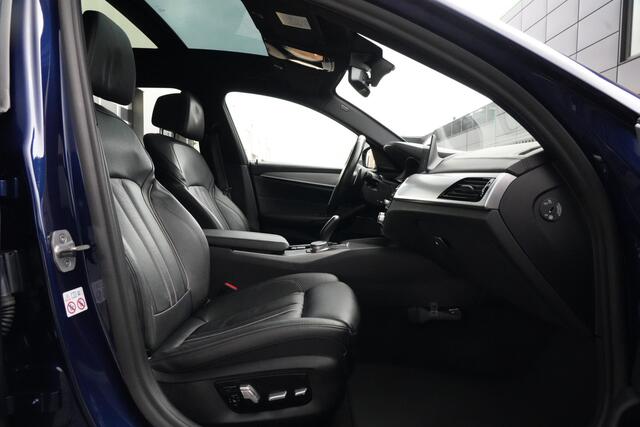BMW 5-SERIE Touring 520i High Executive Edition 184pk Panoramadak/HarmanKardon/360Camera