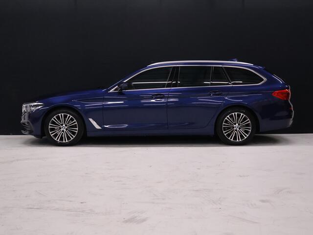 BMW 5-SERIE Touring 520i High Executive Edition [SCHUIFDAK, MEMORY SEATS, CAMERA, HEAD UP DISPLAY, VOL LEDER, SPORTSTOELEN, NIEUWSTAAT]