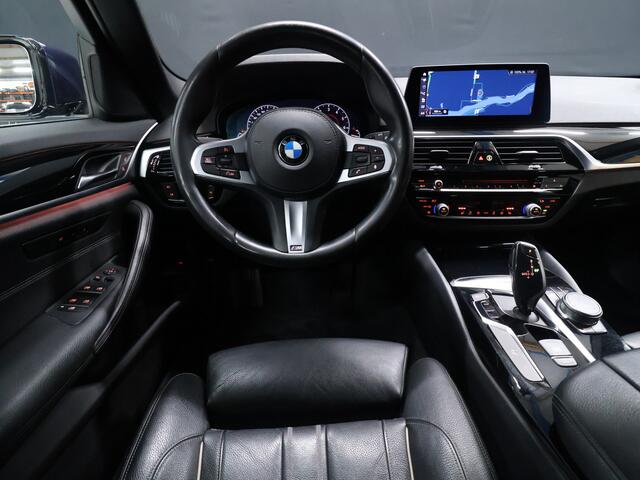 BMW 5-SERIE Touring 520i High Executive Edition [SCHUIFDAK, MEMORY SEATS, CAMERA, HEAD UP DISPLAY, VOL LEDER, SPORTSTOELEN, NIEUWSTAAT]