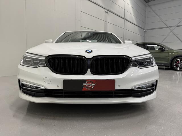BMW 5-SERIE 530e iPerformance High Exe LED/MEMORY+VENTILATIE/VIRTUAL/CAMERA/SFEER/18"M-SPORT/DONKERE-HEMEL/PDC+ASSISTENT/AFN.TREKHAAK/SHADOW-LINE/ORIG. NL AUTO PERFECT ONDERHOUDEN