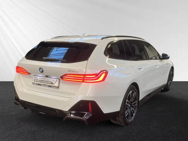 BMW 5-SERIE Touring 530e M Sport ** LED, NAVI+, LEDER/ALC, PANORAMA, TREKH, H&K SOUND, 19-inch LMV ** 1e EIG - Ex BMW-AG ** ** INFORMEER OOK NAAR ONZE AANTREKKELIJKE FINANCIAL-LEASE TARIEVEN **