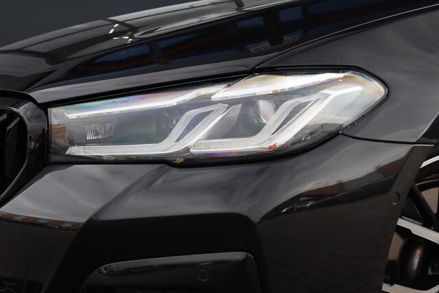 BMW 5-SERIE Touring 530e xDrive M-Sport | Pano | ACC | H/K | Memory |
