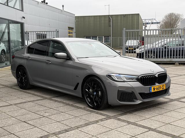 BMW 5-SERIE 520e M-Sport | SOH 94% | Trekhaak | BMW Laser | Leder | Sfeer Verlichting |