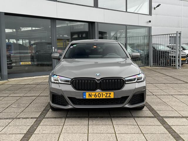 BMW 5-SERIE 520e M-Sport | SOH 94% | Trekhaak | BMW Laser | Leder | Sfeer Verlichting |
