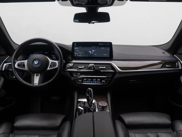 BMW 5-SERIE Touring 530e LUXURY ** LASER, GEV. COMFORTST, MEMORY, HuD, H&K SOUND, 18-inch LMV, ** 1e EIG - UNFALLFREI ** ** INFORMEER OOK NAAR ONZE AANTREKKELIJKE FINANCIAL-LEASE TARIEVEN **