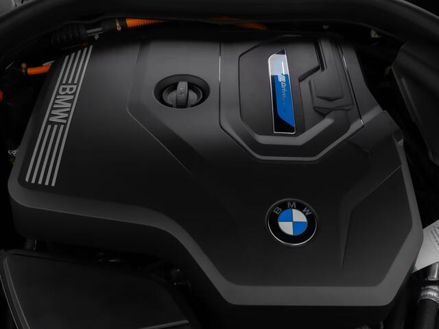 BMW 5-SERIE Touring 530e LUXURY ** LASER, GEV. COMFORTST, MEMORY, HuD, H&K SOUND, 18-inch LMV, ** 1e EIG - UNFALLFREI ** ** INFORMEER OOK NAAR ONZE AANTREKKELIJKE FINANCIAL-LEASE TARIEVEN **