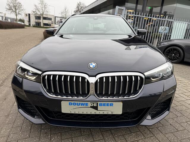 BMW 5-SERIE Touring 530e xDrive M Sport Trekhaak | Stuurverw. | HiFi | Camera | Stoelverw.
