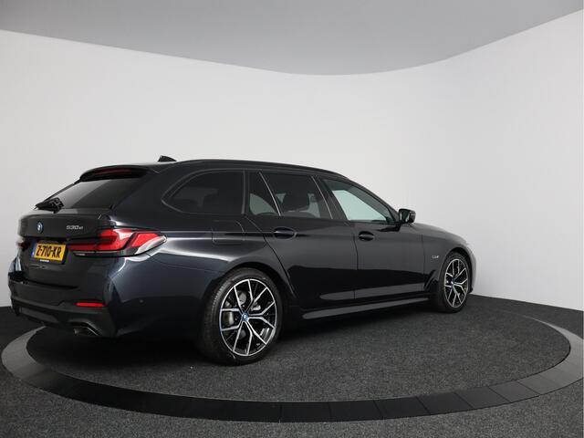BMW 5-SERIE Touring 530e M-Sport | Laserled | Panoramadak