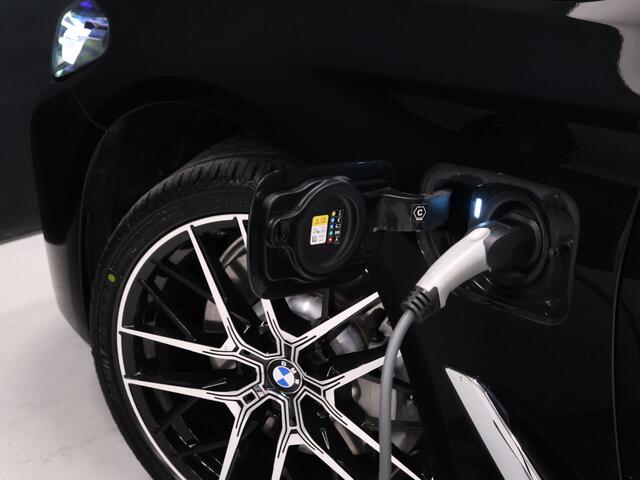 BMW 5-SERIE Touring 530e Business Edition Plus [APPLE CARPLAY, ANDROID AUTO, VOL LEDER, MEMORY SEATS, SPORTSTOELEN, LASER LIGHT, NIEUWSTAAT]