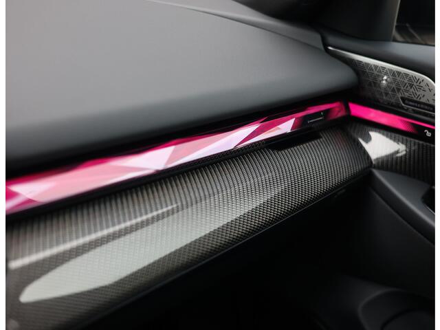 BMW 5-SERIE Touring 550e xDrive | Pano - Trekhaak - Bow&Wil