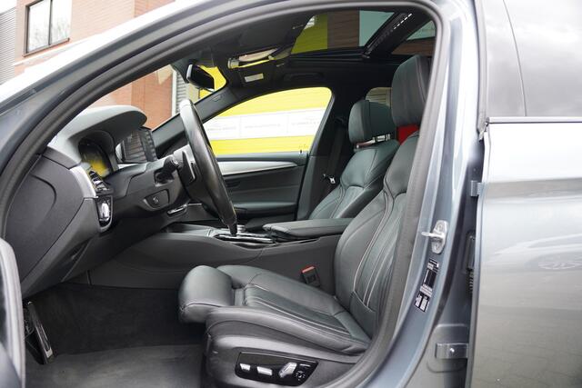 BMW 5-SERIE Touring 530i M-Sport High Executive / BTW / Pano / Trekhaak / Head Up / Harman Kardon / Laser / Comfort Stoel /