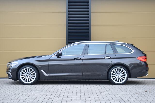 BMW 5-SERIE Touring 540i xDrive High Executive * Panoramadak * DAB * Harman/Kardon * Comfortstoelen *