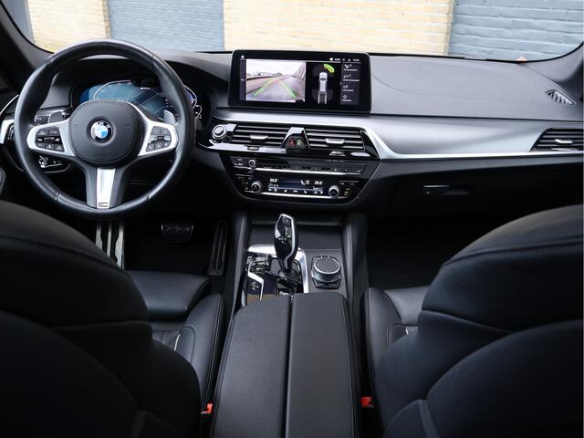 BMW 5-SERIE Touring 530e xDrive M Sport Plus | Pano | HUD | Comfortstoelen | ACC | Harman/Kardon | Haak |