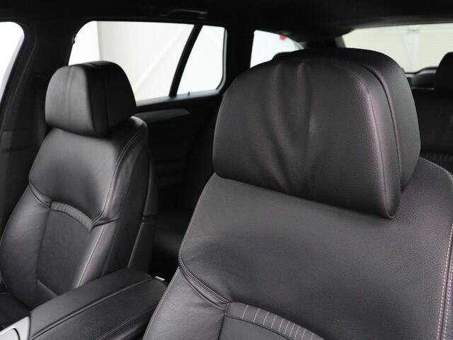 BMW 5-SERIE Touring 530d Luxury Line | Adaptive cruise | Head-Up | Leder | Trekhaak | Stoel & stuurverwarming | Camera | Navigatie | Achterbankverwarming | Parkeerhulp | Bluetooth