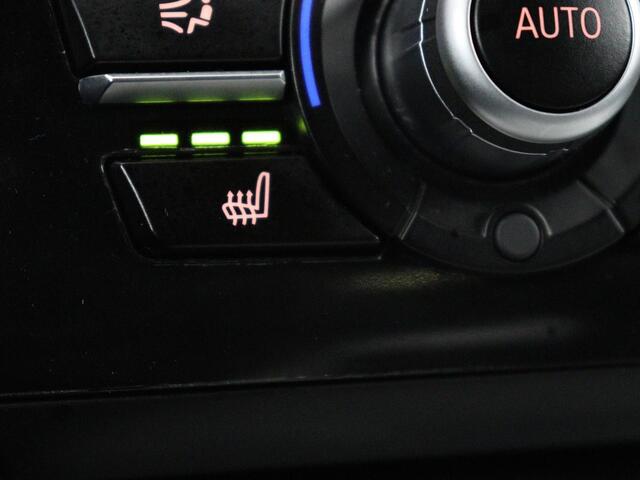 BMW 5-SERIE Touring 530d Luxury Line | Adaptive cruise | Head-Up | Leder | Trekhaak | Stoel & stuurverwarming | Camera | Navigatie | Achterbankverwarming | Parkeerhulp | Bluetooth