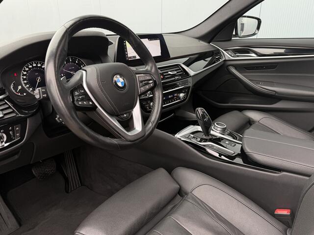 BMW 5-SERIE Touring 520i High Executive Automaat Schuifdak/Trekhaak.