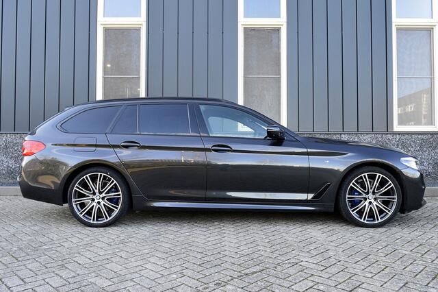 BMW 5-SERIE Touring 530i M-Sport Rijklaarprijs-Garantie Panoramadak Leder Interieur Led Head-Up Trekhaak