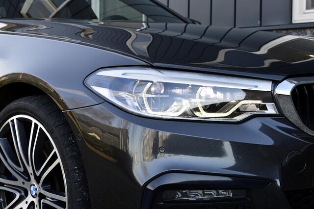 BMW 5-SERIE Touring 530i M-Sport Rijklaarprijs-Garantie Panoramadak Leder Interieur Led Head-Up Trekhaak