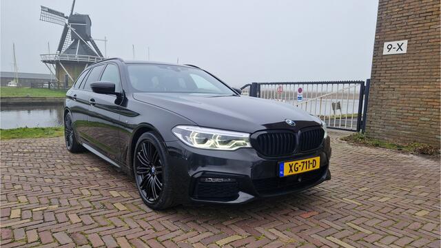 BMW 5-SERIE Touring 520d High Executive ACC / M-Pakket / Virtual display / Stoel verwarming & verkoeling / Carplay / Memory