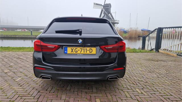 BMW 5-SERIE Touring 520d High Executive ACC / M-Pakket / Virtual display / Stoel verwarming & verkoeling / Carplay / Memory