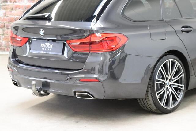 BMW 5-SERIE Touring 530i High Executive M Sport Pakket Automaat / Navigatiesysteem Professional / Head-Up Display / Comfortstoelen / Trekhaak / Sfeerverlichting / Driving Assistant / Stoelverwarming / Multifunctioneel Instrumentendisplay / Hifi / Adaptieve LED-kopla