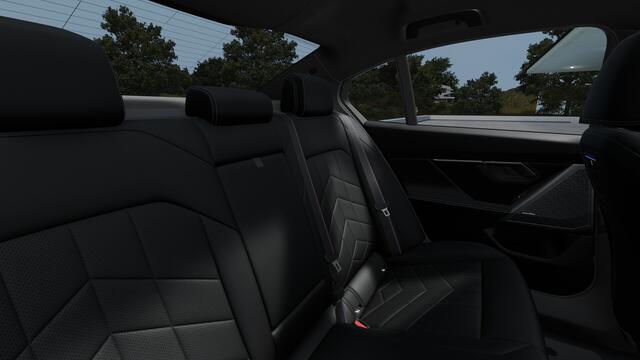 BMW 5-SERIE 530e M Sport Automaat / Panoramadak / Bowers & Wilkins / Comfortstoelen / Comfort Access / Stoelventilatie / Parking Assistant Plus / Adaptieve LED