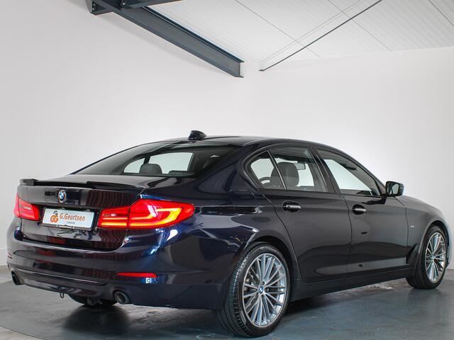 BMW 5-SERIE 520i High Executive Sportline M-sport LED, Volleder, Trekhaak, Memory, Goed onderhouden!