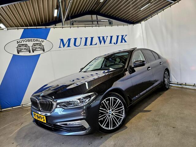 BMW 5-SERIE 530i High Executive / Luxury Line / Camera / NL Auto