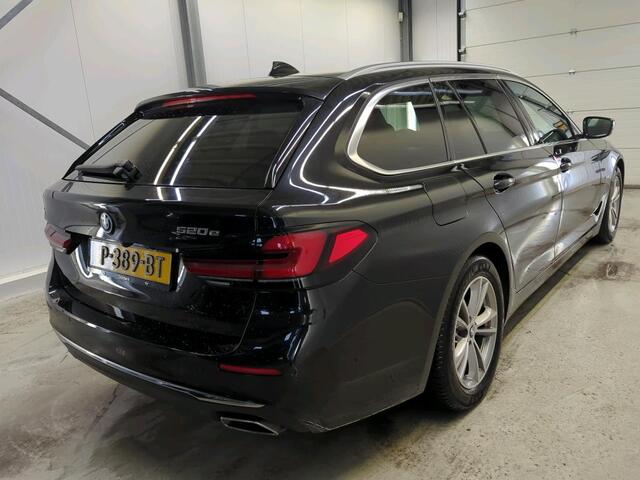 BMW 5-SERIE Touring 520e High Executive | Panorama | Luxury Line | Camera | Laserlight |