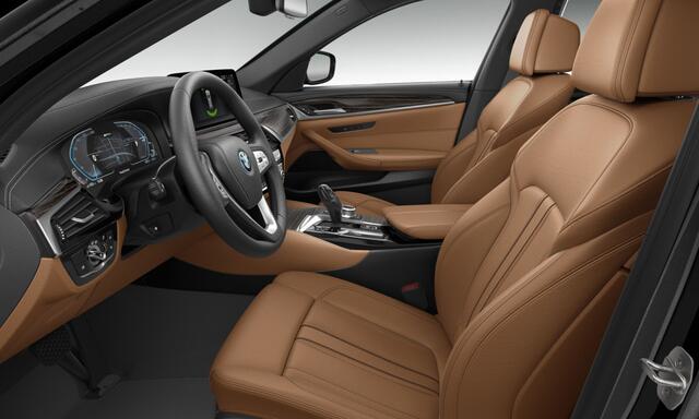 BMW 5-SERIE Touring 520e High Executive | Panorama | Luxury Line | Camera | Laserlight |