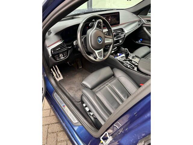 BMW 5-SERIE Touring 530e High Executive | Adaptief Onderstel | Panorama Dak | Keyless | Comfort Stoelen | Driver Ass Prof. | Laser | Head Up | Shadow Line