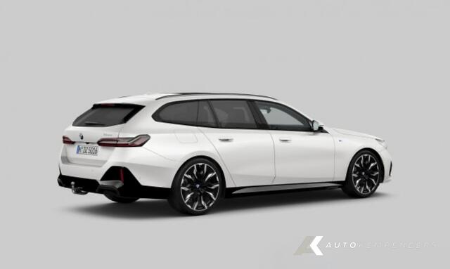 BMW 5-SERIE 520i M Sport | Panorama | Bowers & Wilkins | Head-Up | 360° | 21 Inch | Driving Ass. Plus | Trekhaak |