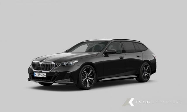 BMW 5-SERIE 520i M Sport | Panorama | Harman/Kardon | Camera | 20 Inch | Driving Ass. Plus | Trekhaak |
