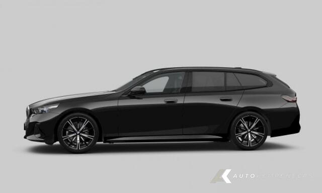 BMW 5-SERIE 520i M Sport | Panorama | Harman/Kardon | Camera | 20 Inch | Driving Ass. Plus | Trekhaak |
