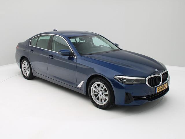BMW 5-SERIE 520i Business Edition Plus / Origineel NL / Carplay / Memory