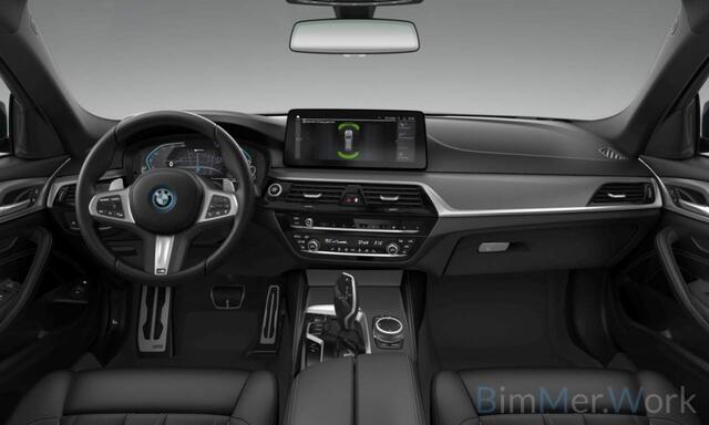 BMW 5-SERIE 530e Touring M-Sport,Pano,Memory,LED,Trekhk elekt,Leer,Camera,Carplay