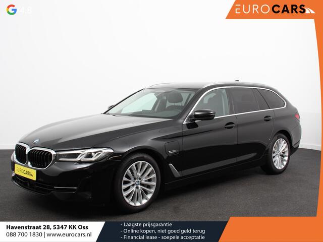 BMW 5-SERIE Touring 530e Business PHEV AUTOMAAT | Adaptive cruise control | LED | Leder | Navigatie | Stoelverwarming | Achteruitrijcamera | Sfeerverlichting | Lane assist | Climate control | Apple Carplay/ Android Auto