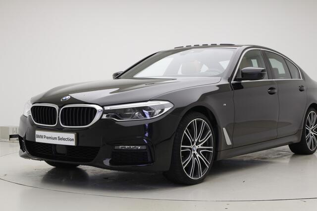 BMW 5-SERIE 530i xDrive Individual | Driving Assistant Plus | Stoelventilatie | M-Sport | Lederen Dash | Schuifdak | 20" | Harman Kardon |