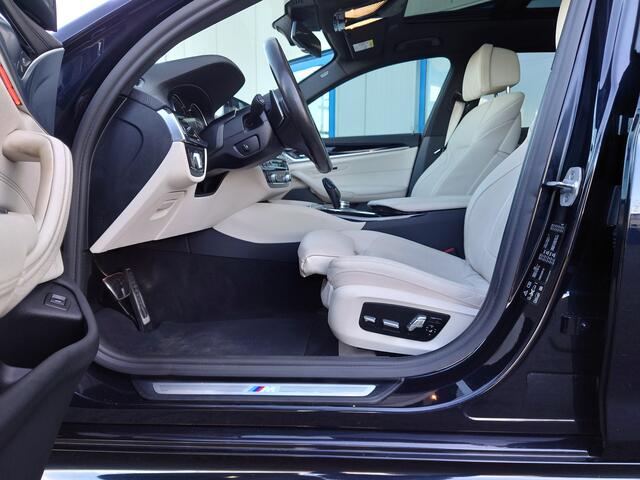 BMW 5-SERIE Touring 540i xDrive High Executive M-Sport / Head-up / H-K / Panodak / Comfortpakket / Bomvol