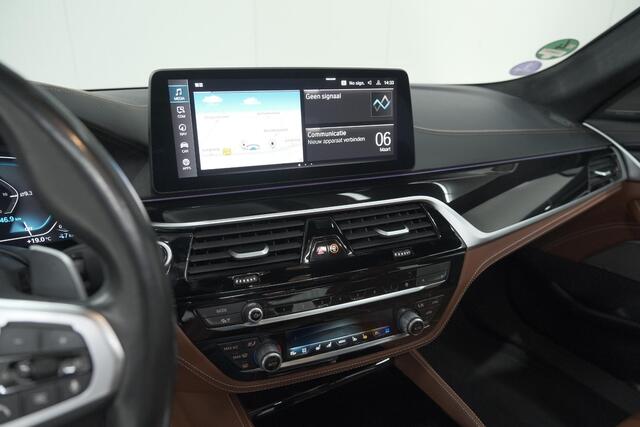 BMW 5-SERIE 545e xDrive Business Edition Plus | M Sportpakket | Driving Assistant Professional | Harman Kardon Surround Sound System