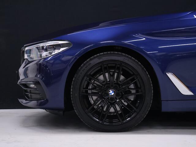 BMW 5-SERIE Touring 520i M Sport [SCHUIFKANTELDAK, CRUISE CONTROL, BLUETOOTH TELEFOON, HUD, ACHTERUITRIJCAMERA, PDC V+A, STOELVERWARMING, BMW ADAPTIVE LED, NIEUWSTAAT]