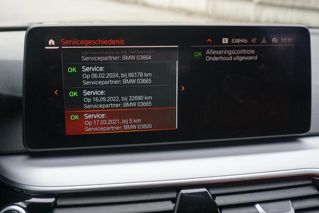 BMW 5-SERIE Touring 520i Business Edition Plus/Laser LED/Comfort Stoel Dealeronderhouden.